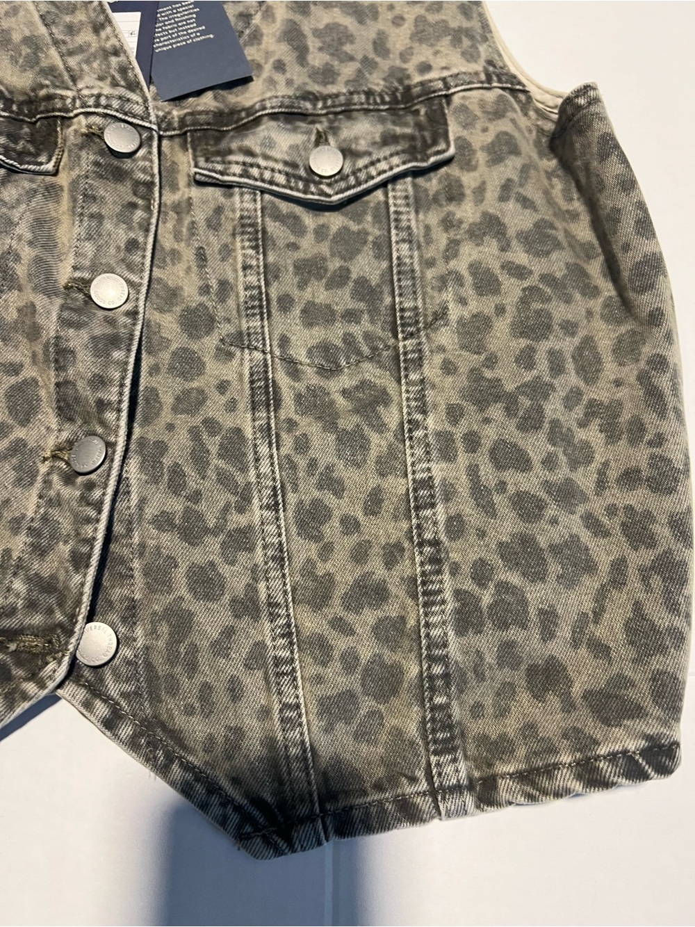Universal Thread Large Vest Animal Printed